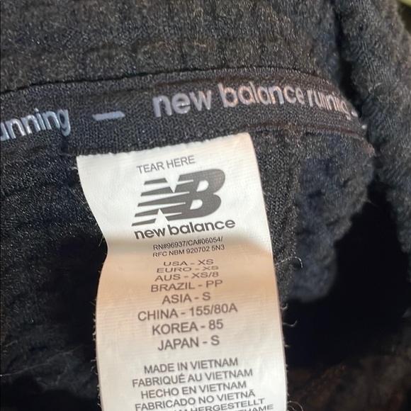 New Balance Black Hooded Athletic Shirt - Picture 10 of 11